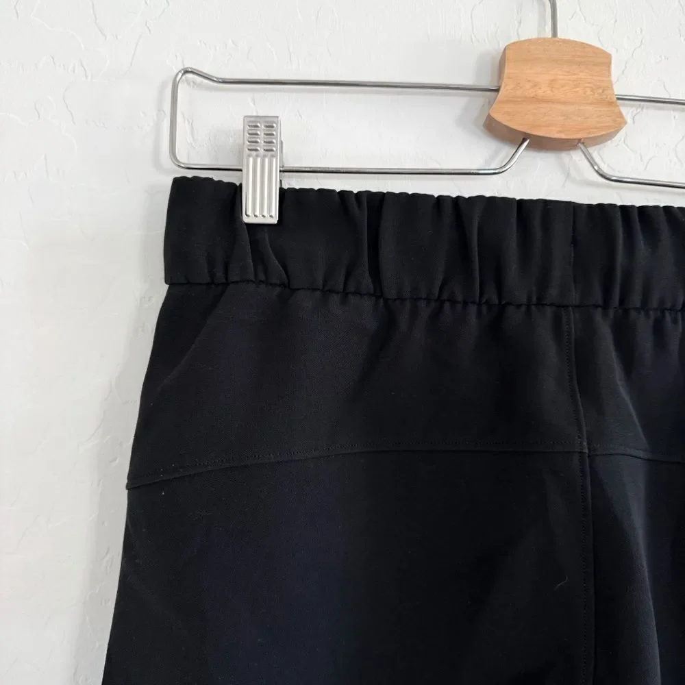 Lululemon On The Fly Crop Woven 23
